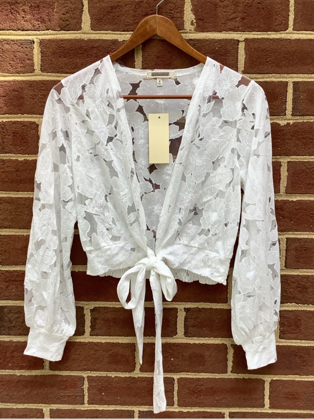 NWT Amber Skies Stunning White Floral Lace Bolero Sweater M Tie Waist